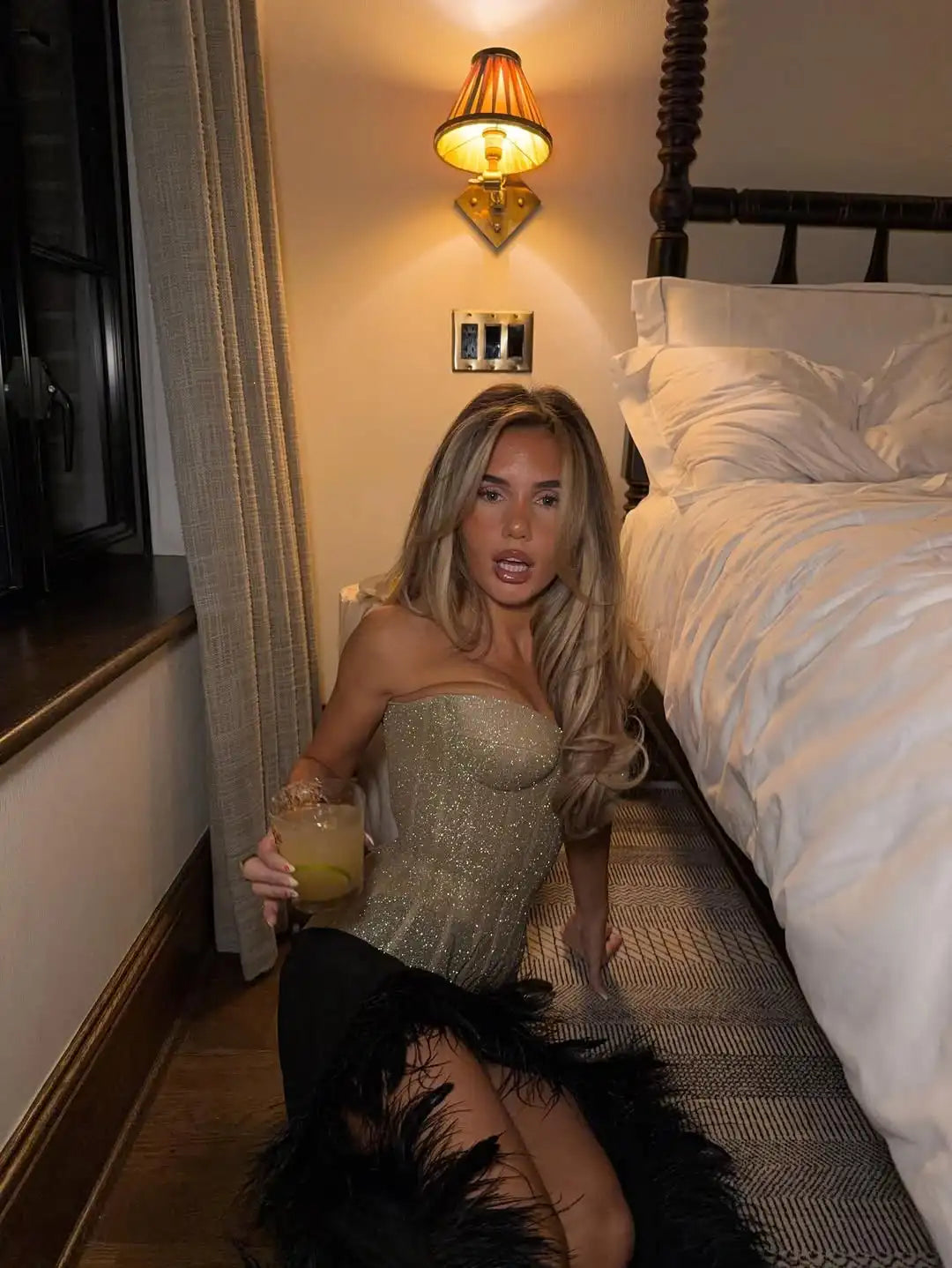 Women Glitter Sequin Fishbone Strapless Top Sexy Off-shoulder Backless Waist Cinching Cropped Blouse 2026 Lady Club Party Tops