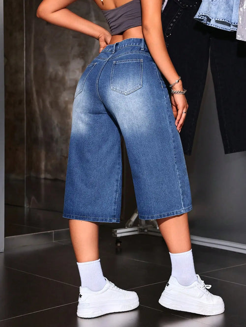 American Retro Hot Girl Style Distressed Fleece Hem Jeans Mid-Thigh Pants, Must-Have Streetwear, High Waist Loose-Fitting Casual