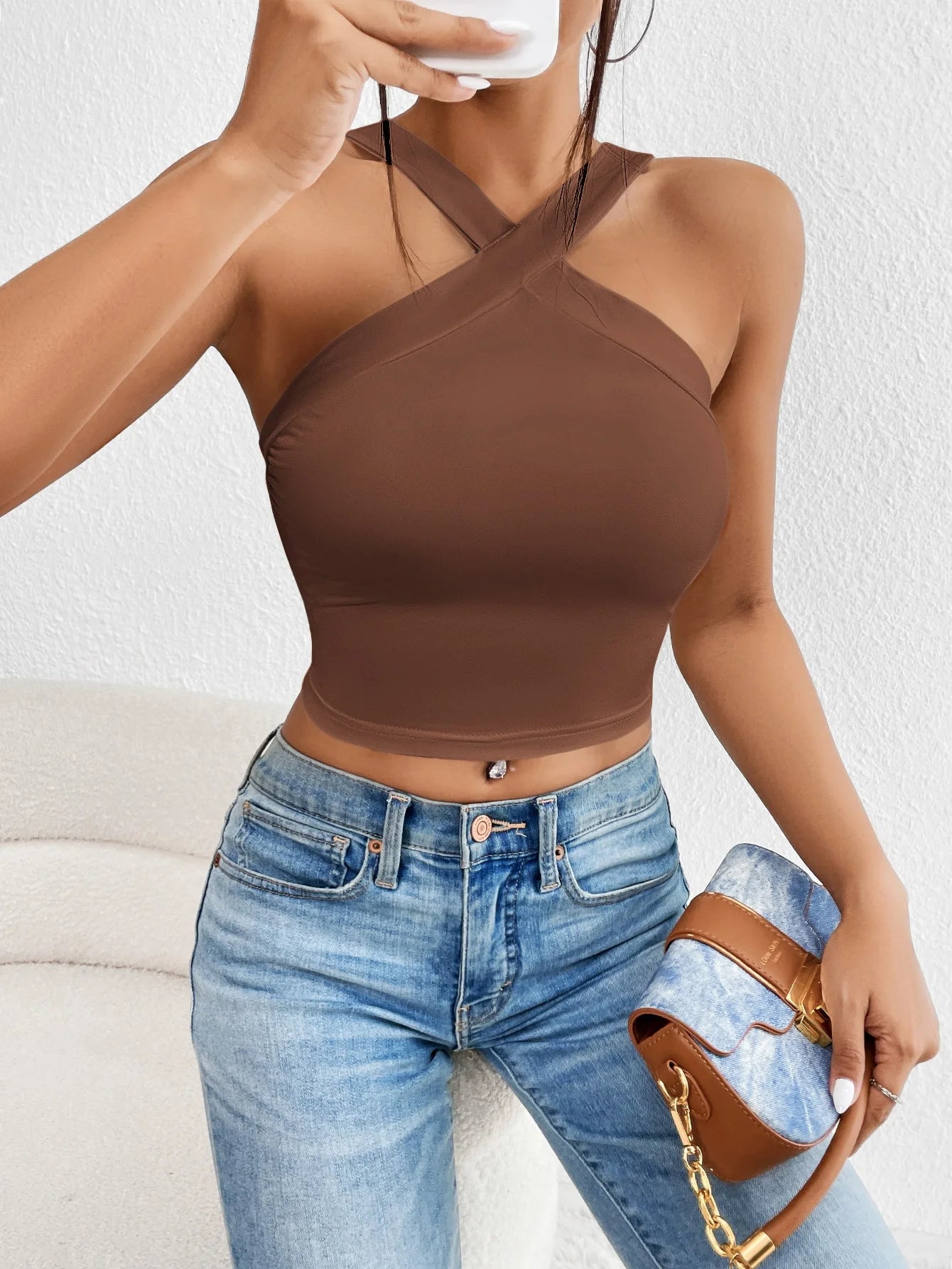 A new summer sexy halter top, a solid color slimming short halter top