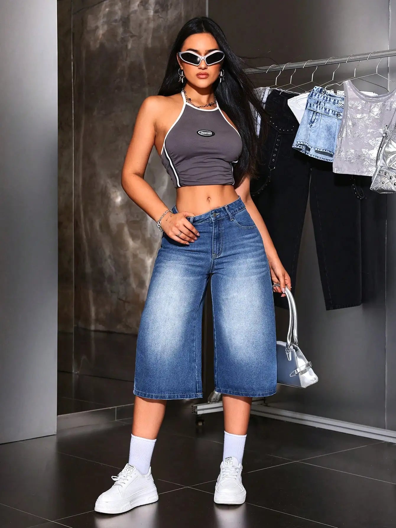 American Retro Hot Girl Style Distressed Fleece Hem Jeans Mid-Thigh Pants, Must-Have Streetwear, High Waist Loose-Fitting Casual