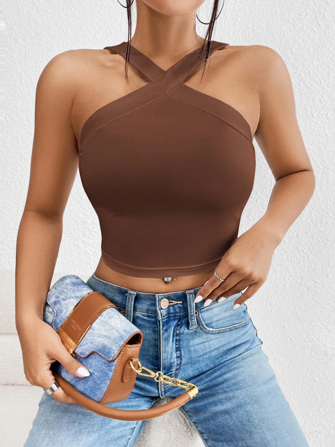 A new summer sexy halter top, a solid color slimming short halter top